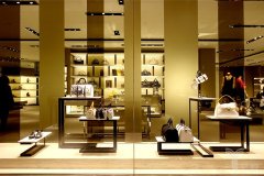 <b>玩轉(zhuǎn)線上的阿里小米京東 為何紛紛布局實(shí)體店</b>